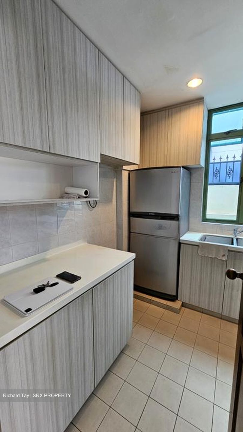 Hillside Drive (D19), Terrace #525688461